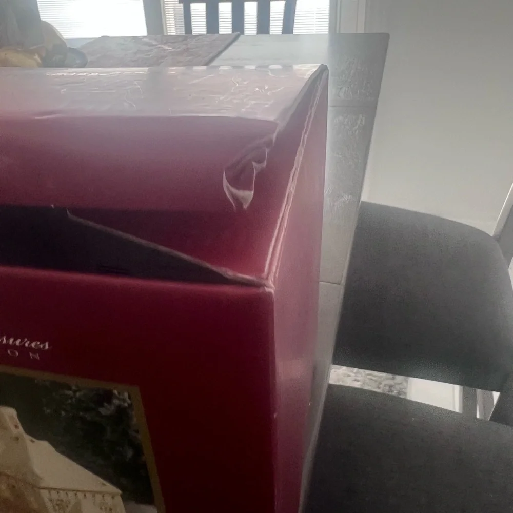 Lenox Mistletoe Park Pet shoppe Village - Picture 8 of 8